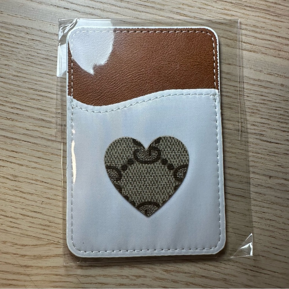 GUCCI Up Cycled Logo Heart Phone Card Holder LOGO IS 100% AUTHENTIC
